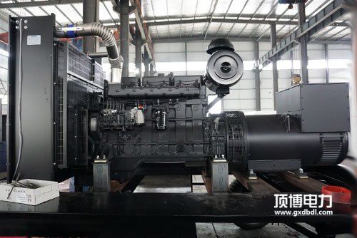 工業(yè)柴油發(fā)電機組購買指南,買什么發(fā)電機好？